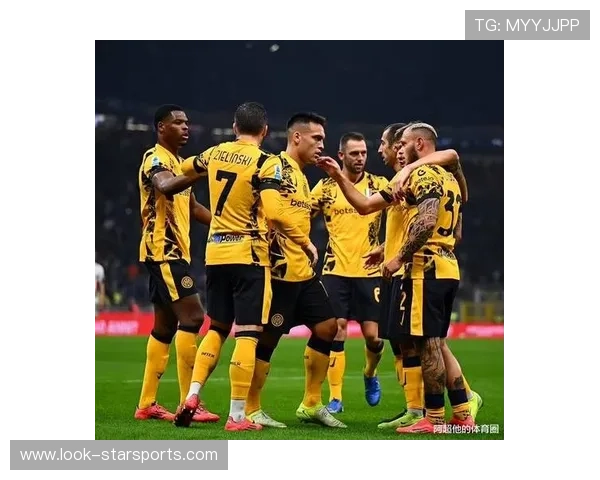 欧洲足球联赛最新动态：曼联逆袭胜利，巴萨继续领跑西甲积分榜