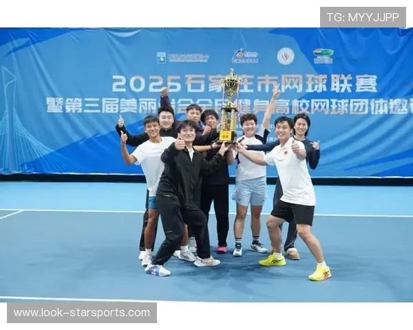 网球赛场风云再起顶尖选手激烈角逐大奖赛荣誉