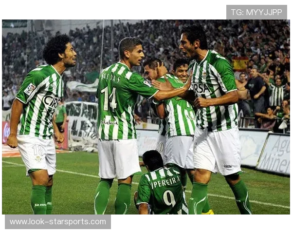 西班牙足球甲级联赛最新赛季动态分析及未来发展趋势探讨